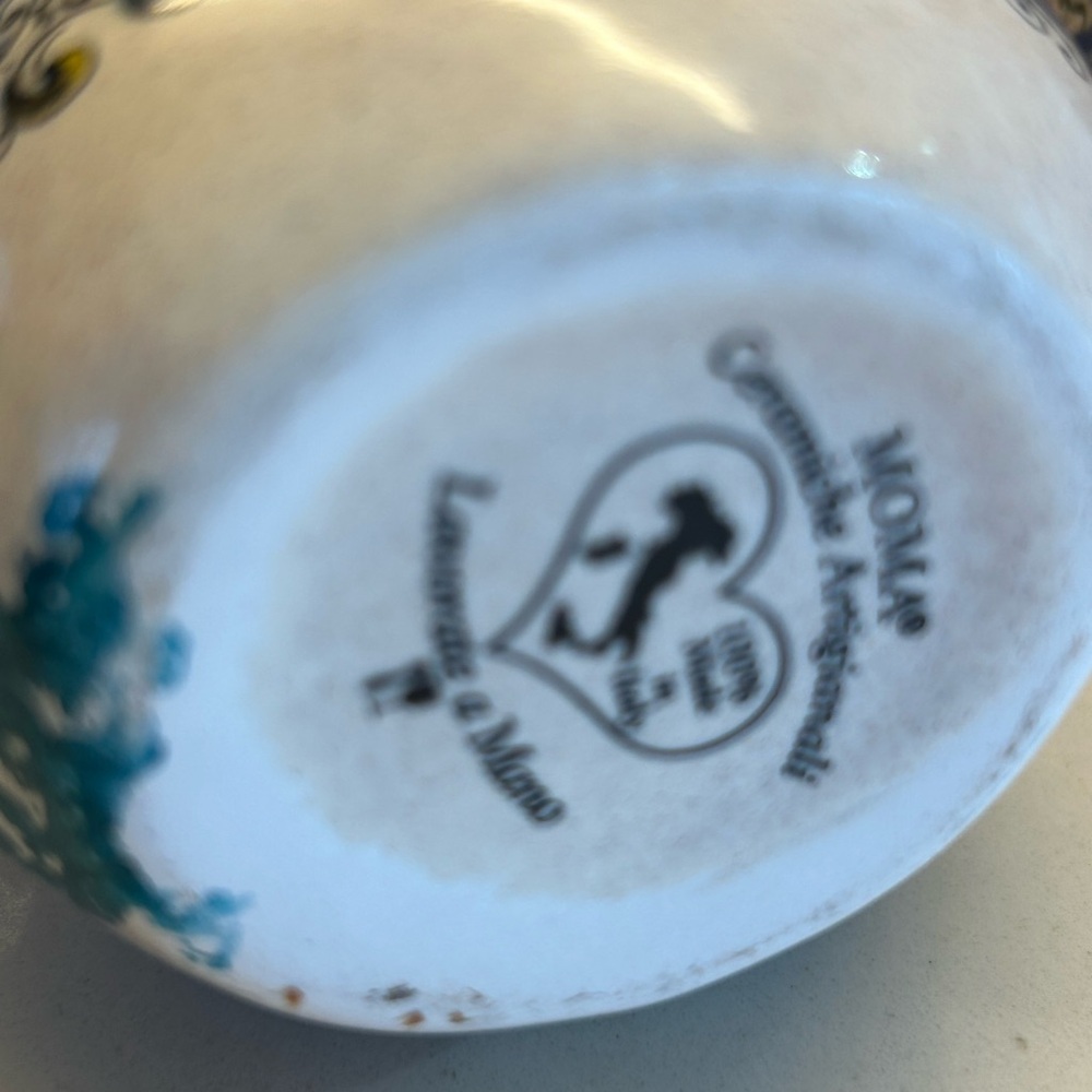 Set hand painted Italian petite creamers - Picture 2 of 10